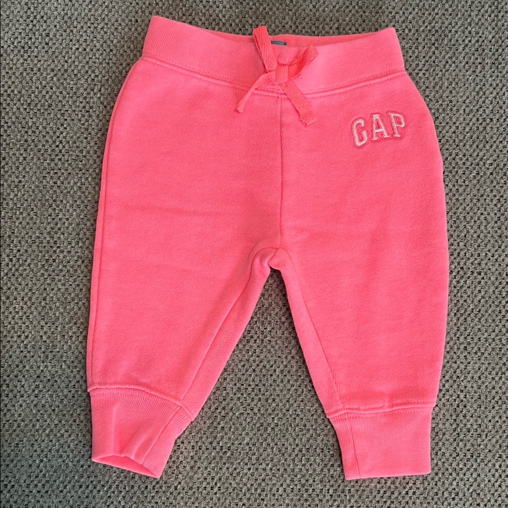 NWOTS Baby GAP Joggers 6-12m